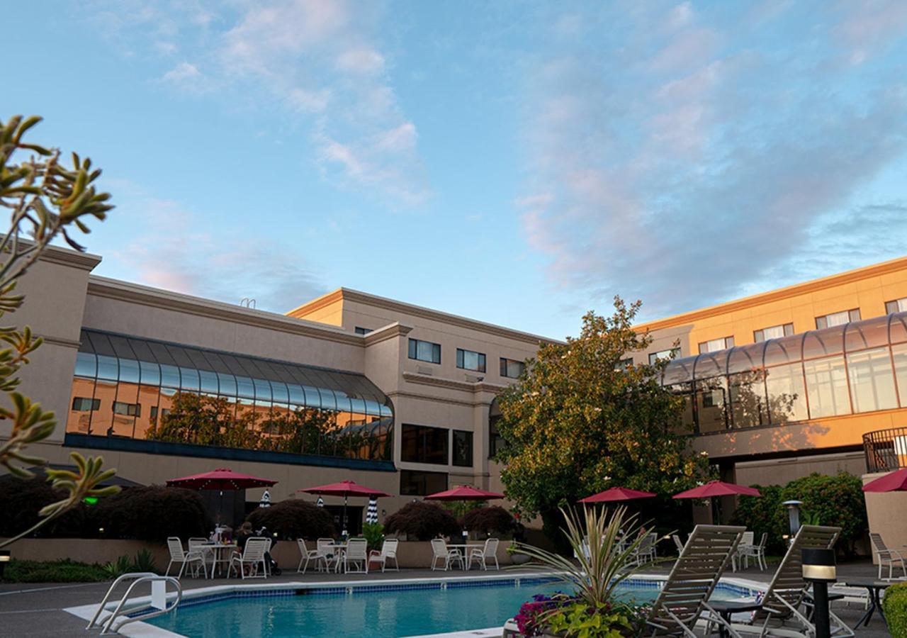 Monarch Hotel & Conference Center Clackamas Luaran gambar