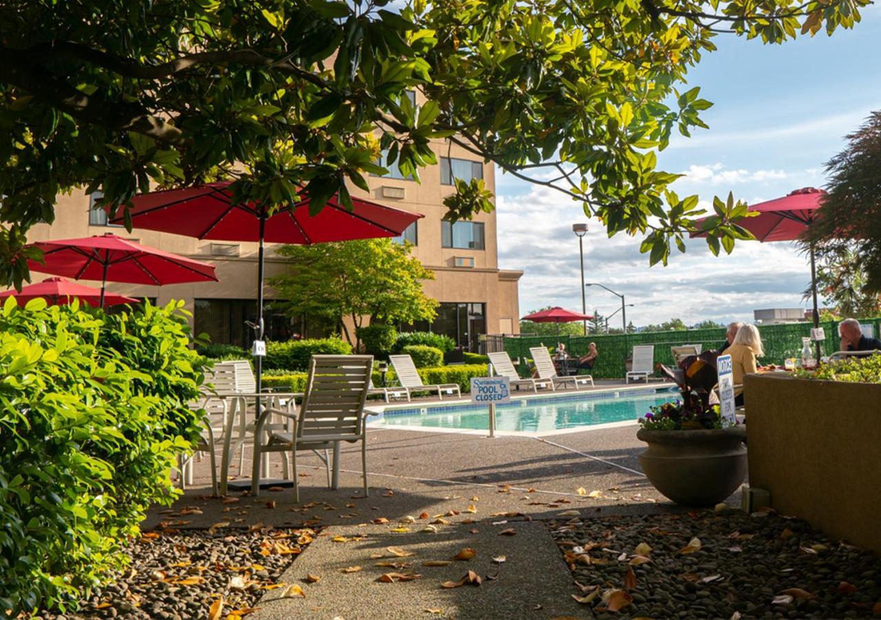 Monarch Hotel & Conference Center Clackamas Luaran gambar