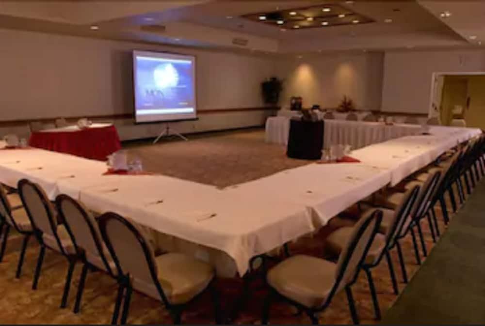 Monarch Hotel & Conference Center Clackamas Luaran gambar