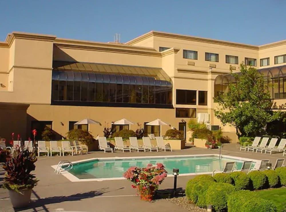 Monarch Hotel & Conference Center Clackamas Luaran gambar